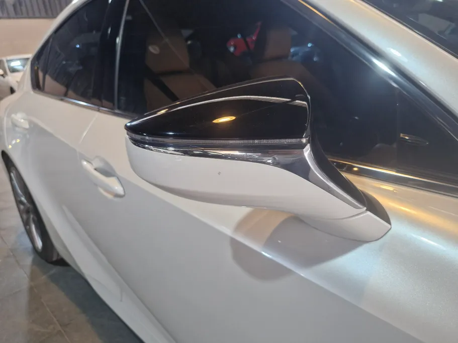 2021 Lexus IS 300 