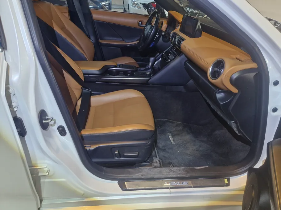 2021 Lexus IS 300 