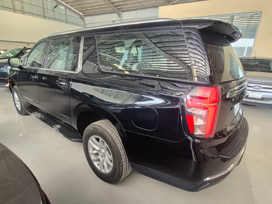 2024 Chevrolet Suburban LS 