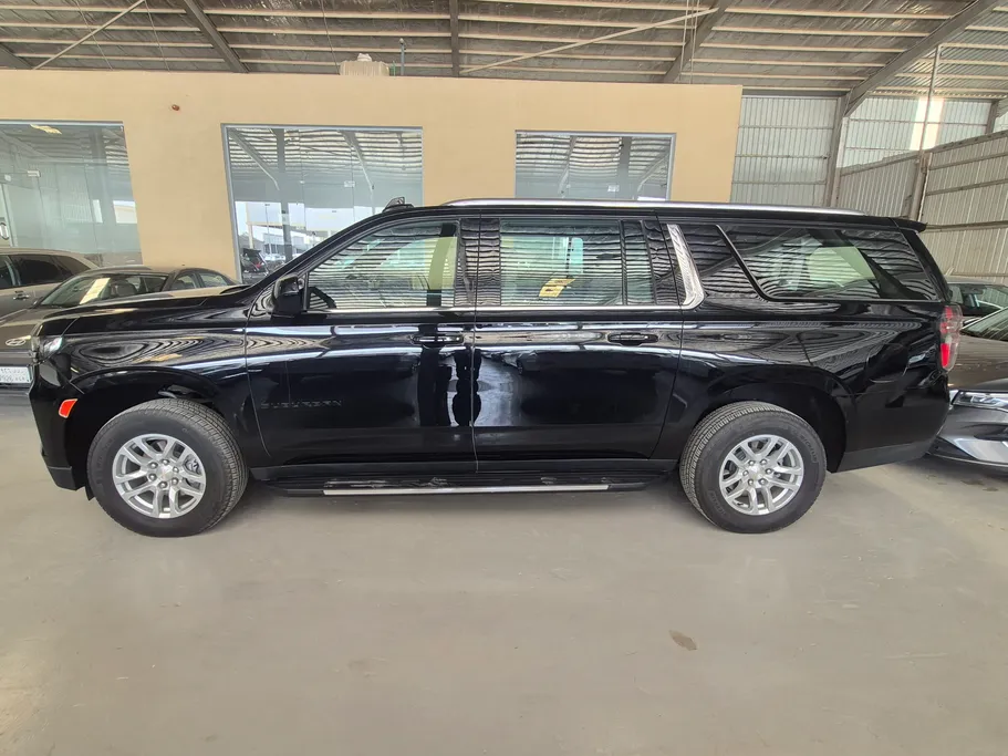 2024 Chevrolet Suburban LS 