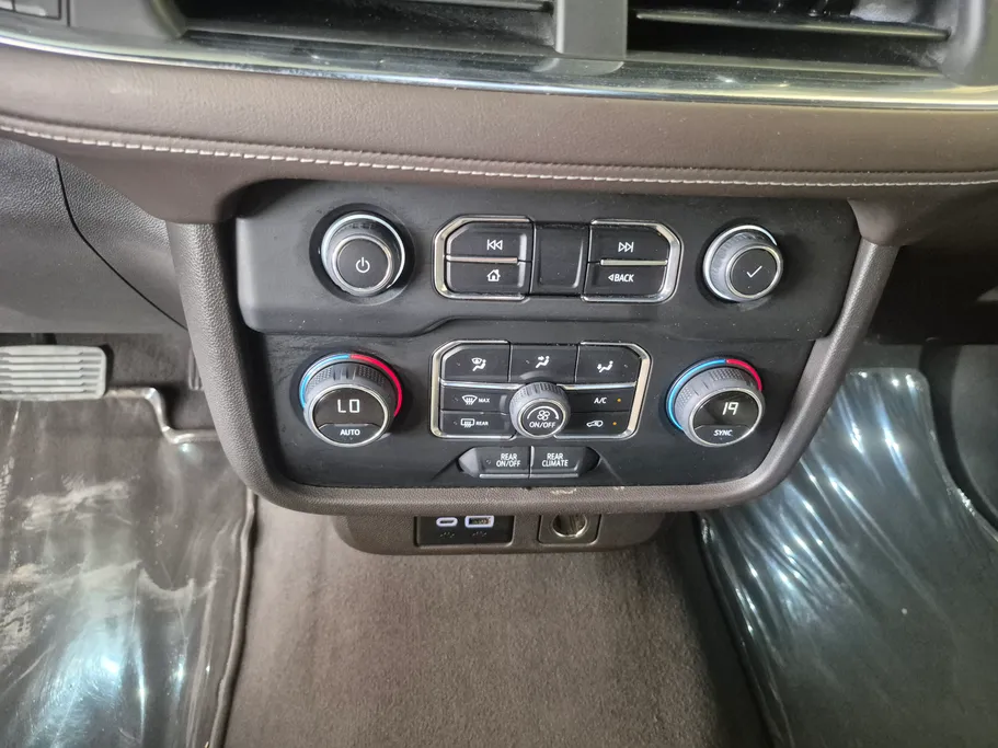 2024 Chevrolet Suburban LS 