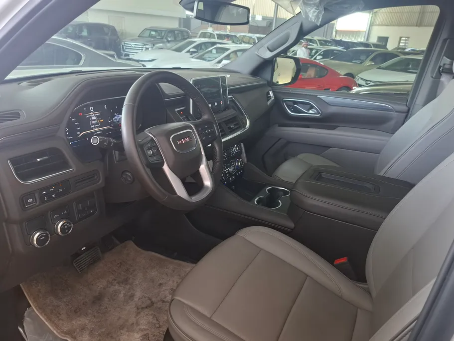 2024 GMC Yukon SLT 