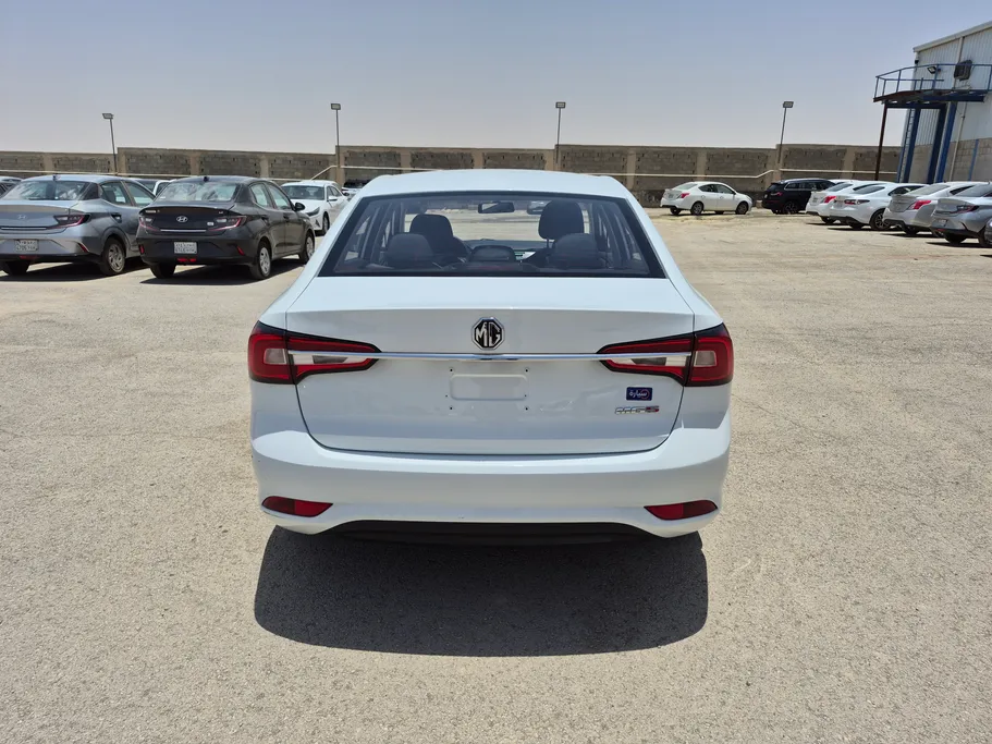ام جي 5 STD 2024 