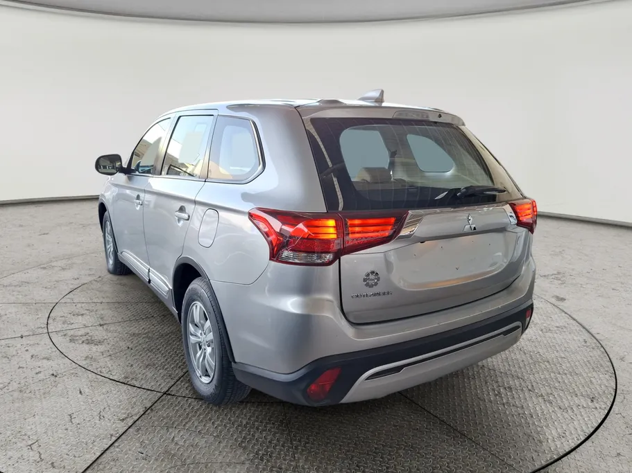 2022 Mitsubishi Outlander CLS 