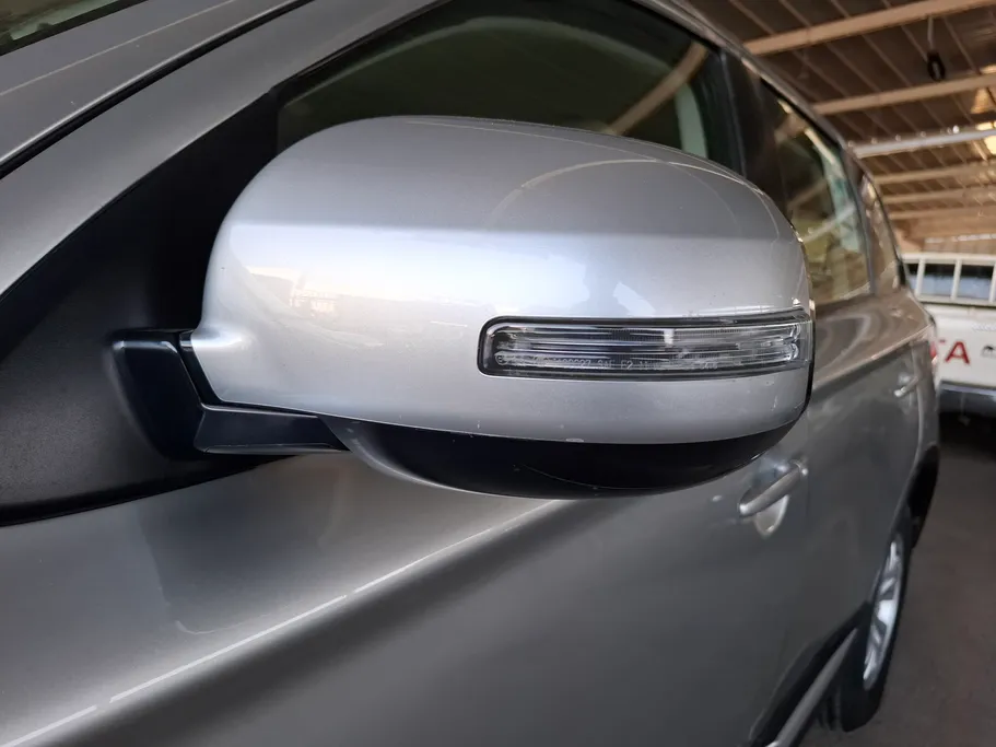 ميتسوبيشي اوتلاندر CLS 2022 