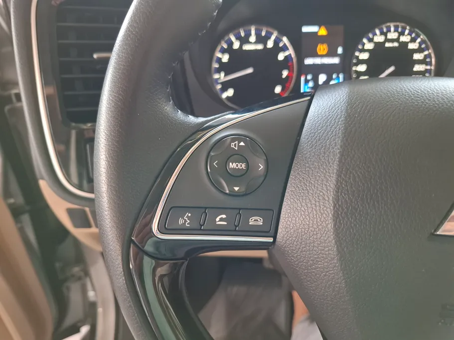 ميتسوبيشي اوتلاندر CLS 2022 