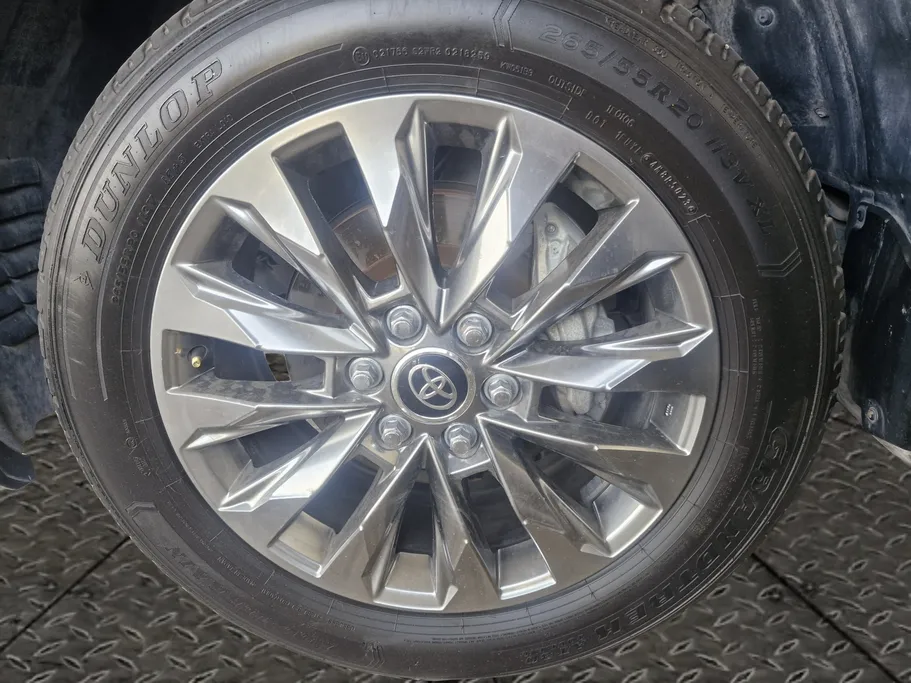 2024 Toyota Land Cruiser GXR 