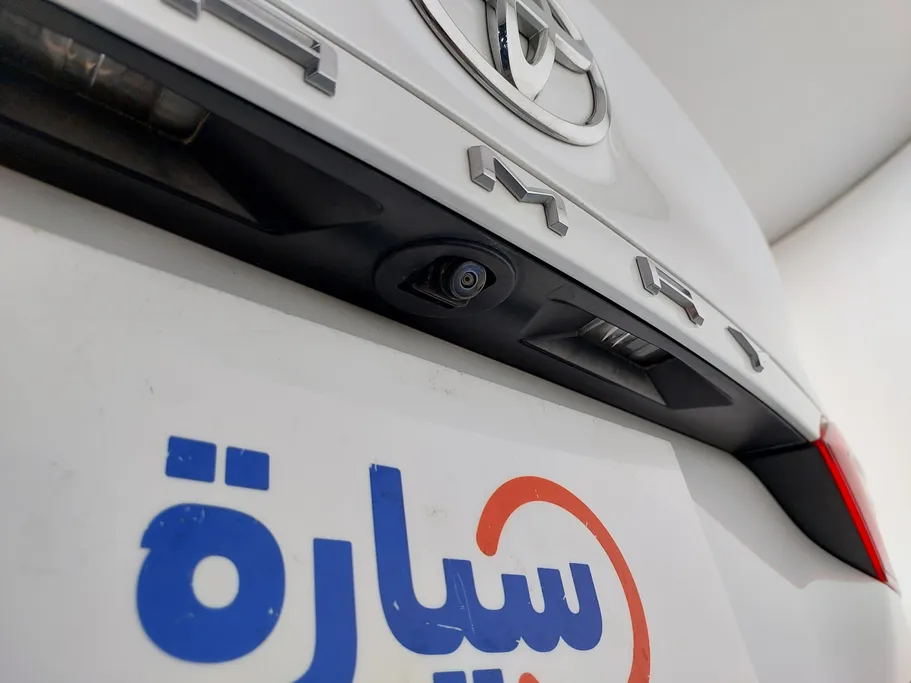 تويوتا كامري LE 2024 