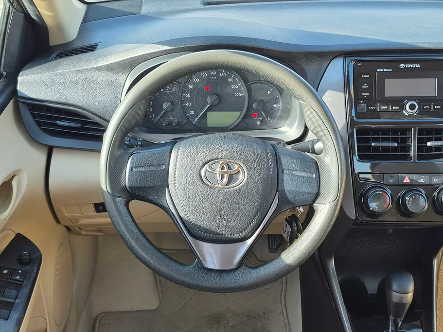 2022 Toyota Yaris  Y 