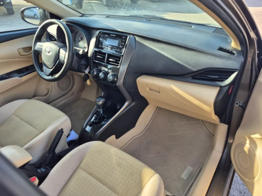 2022 Toyota Yaris  Y 