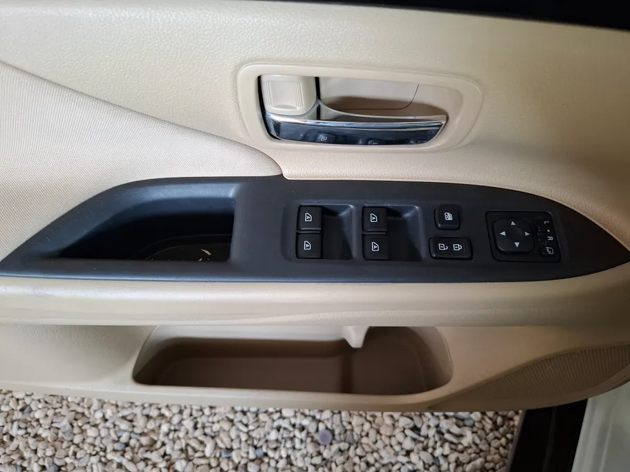 ميتسوبيشي اوتلاندر CLS 2022 