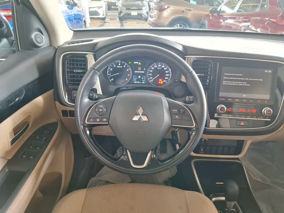 ميتسوبيشي اوتلاندر CLS 2022 