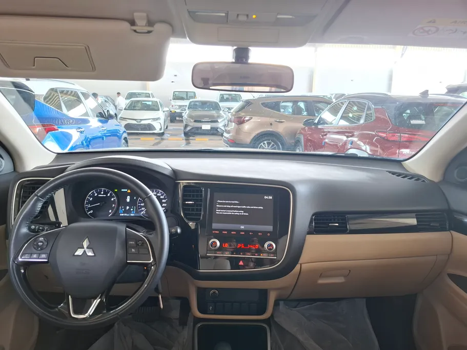 ميتسوبيشي اوتلاندر CLS 2022 