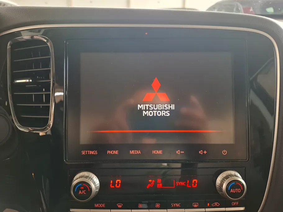 ميتسوبيشي اوتلاندر CLS 2022 