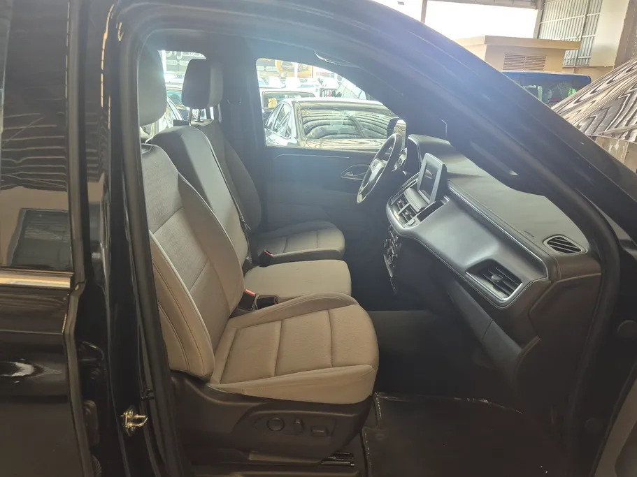 2024 Chevrolet Suburban LS 