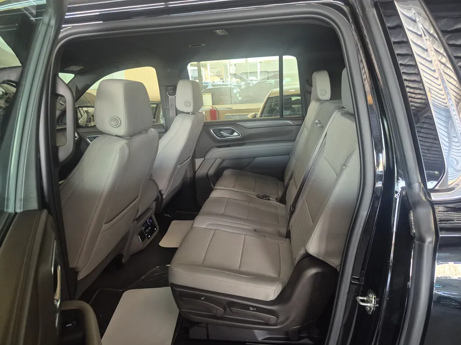 2024 Chevrolet Suburban LS 