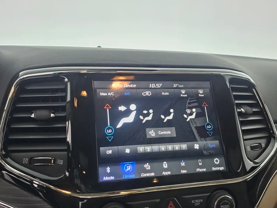 جيب جراند شيروكي ليمتد 2021 