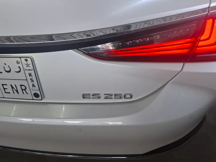 لكزس ES 250 2024 