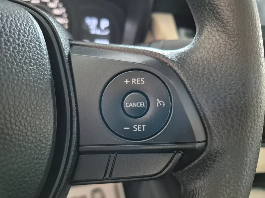 تويوتا كورولا XLI Executive Moonroof 2025 