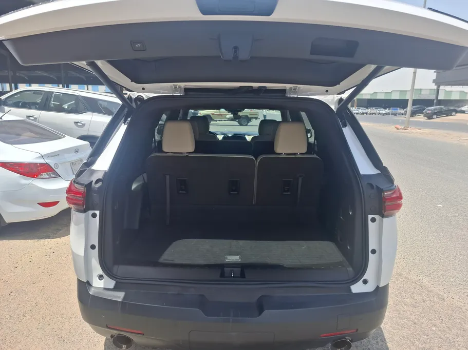2023 Chevrolet Traverse LT 