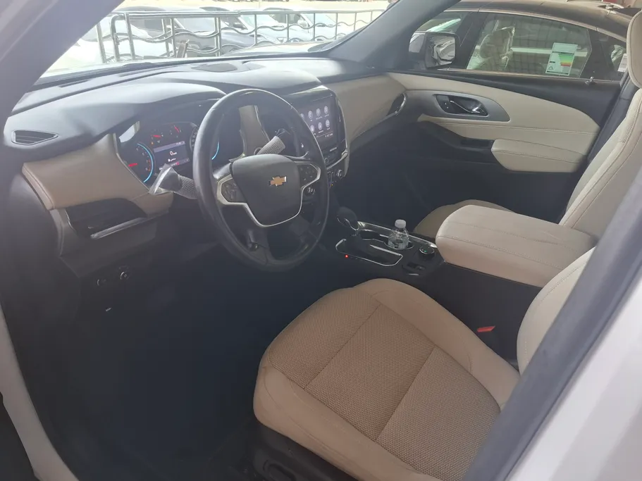 2023 Chevrolet Traverse LT 