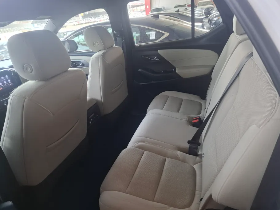 2023 Chevrolet Traverse LT 