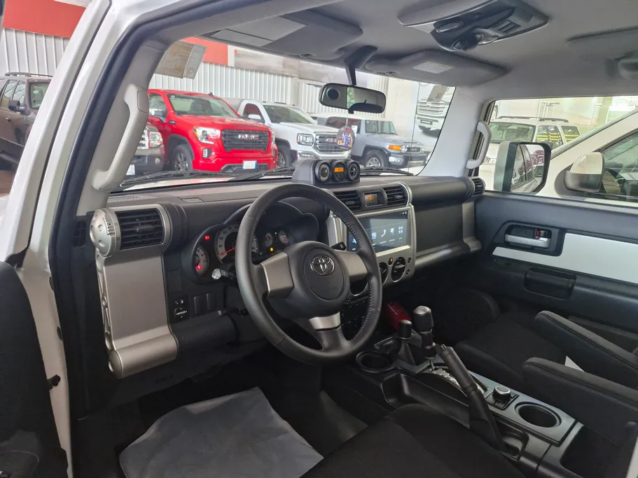 تويوتا اف جي FJ Cruiser 2022 