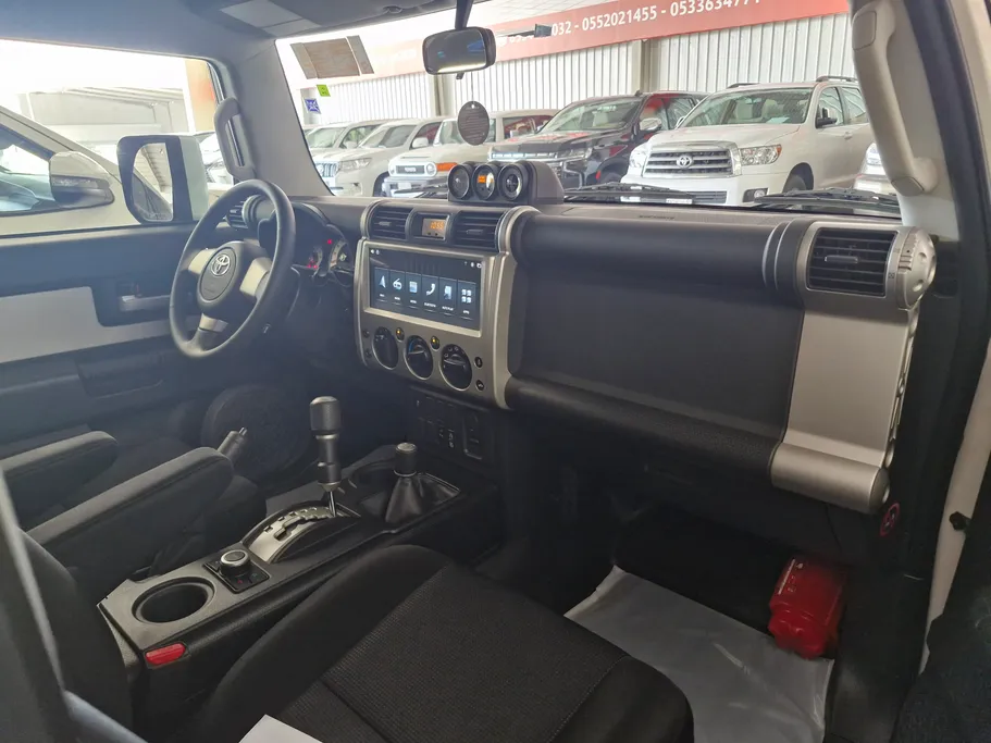 تويوتا اف جي FJ Cruiser 2022 