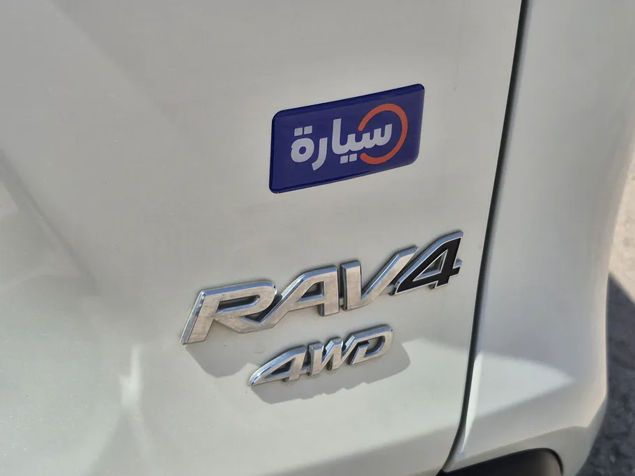 تويوتا راف فور LE 2022 
