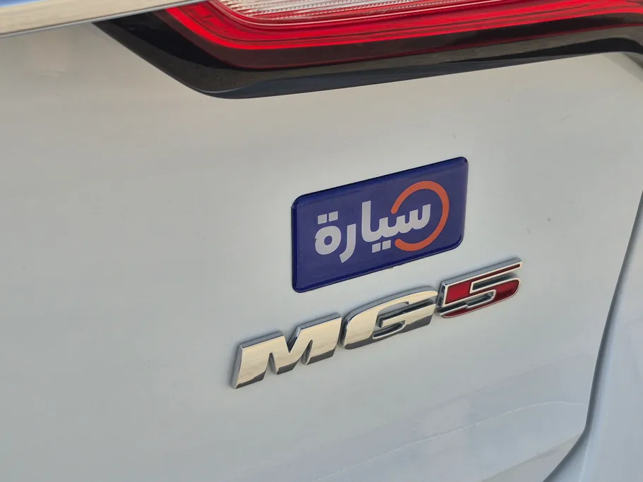 ام جي 5 STD 2024 