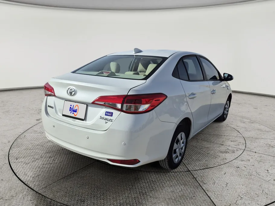 2022 Toyota Yaris  Y 