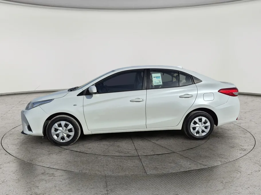2022 Toyota Yaris  Y 