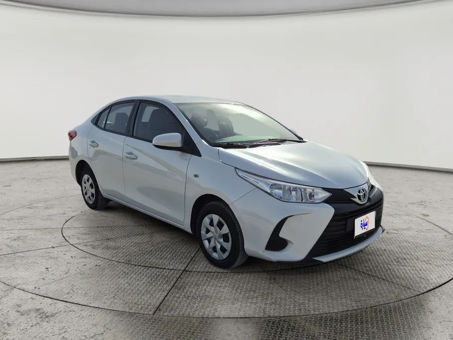 2022 Toyota Yaris  Y 