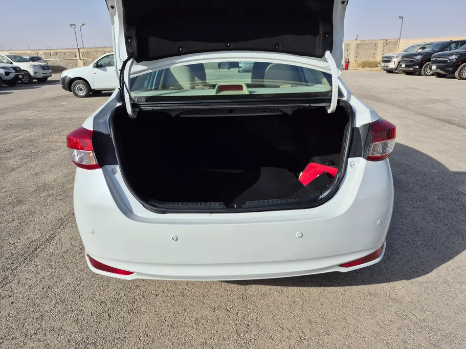2022 Toyota Yaris  Y 