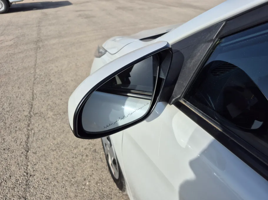 2022 Toyota Yaris  Y 