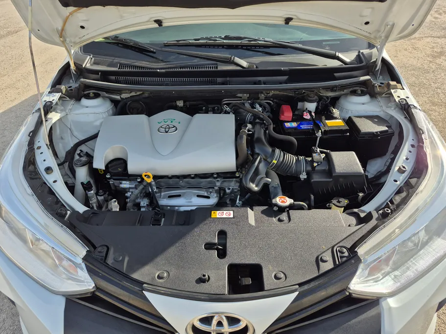 2022 Toyota Yaris  Y 