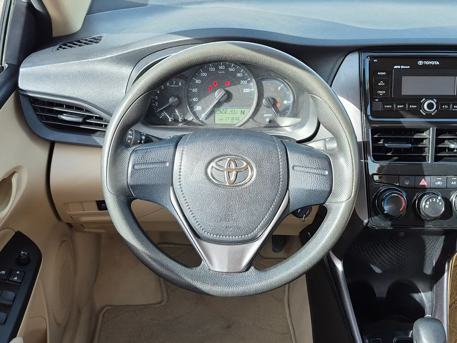 2022 Toyota Yaris  Y 