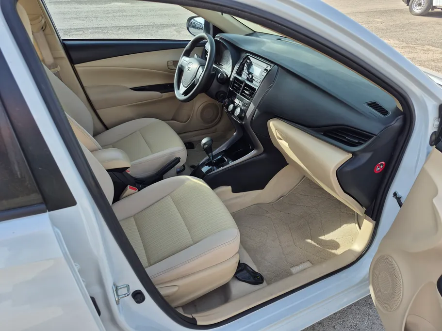 2022 Toyota Yaris  Y 