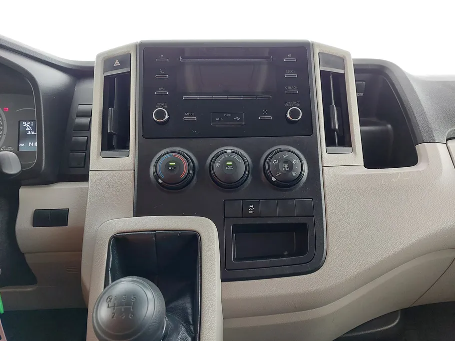 2023 Toyota Haice فان بضاعه 