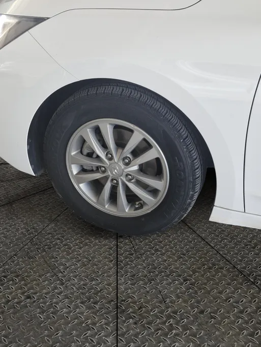 2019 Hyundai Elantra MID 