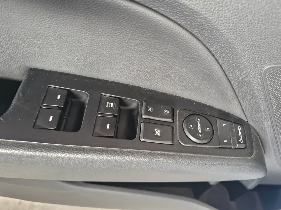 2019 Hyundai Elantra MID 