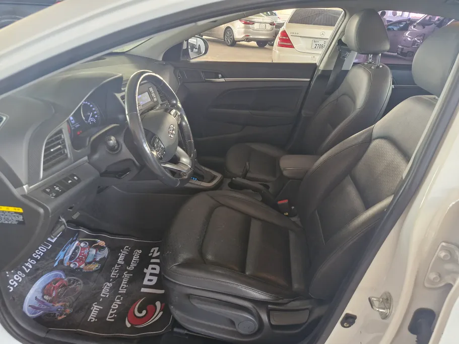 2019 Hyundai Elantra MID 