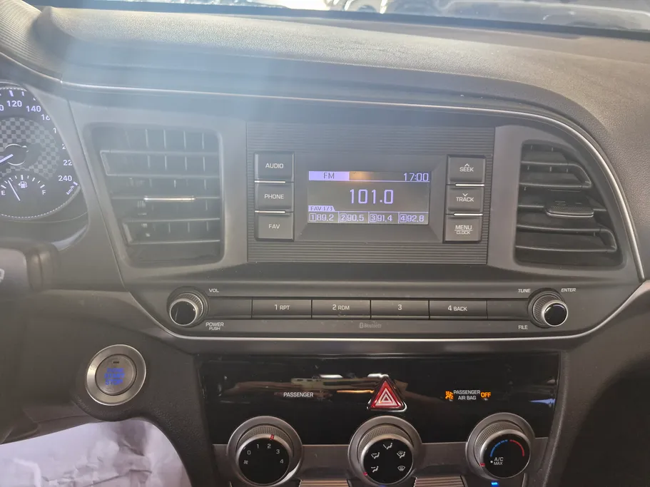 2019 Hyundai Elantra MID 