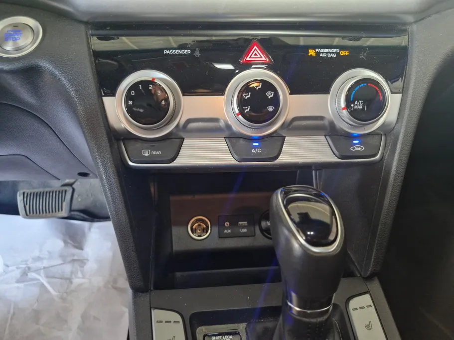 2019 Hyundai Elantra MID 