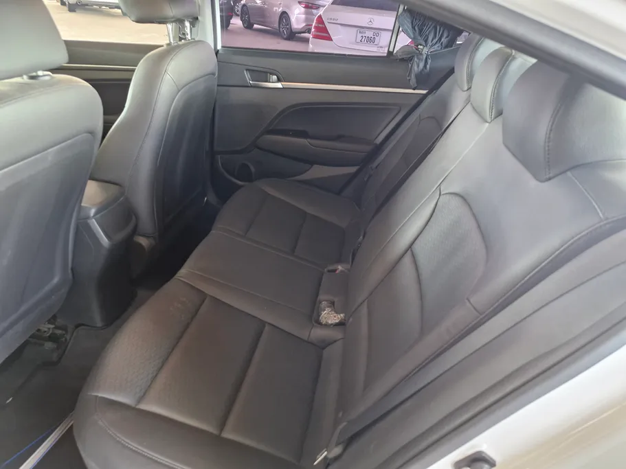 2019 Hyundai Elantra MID 