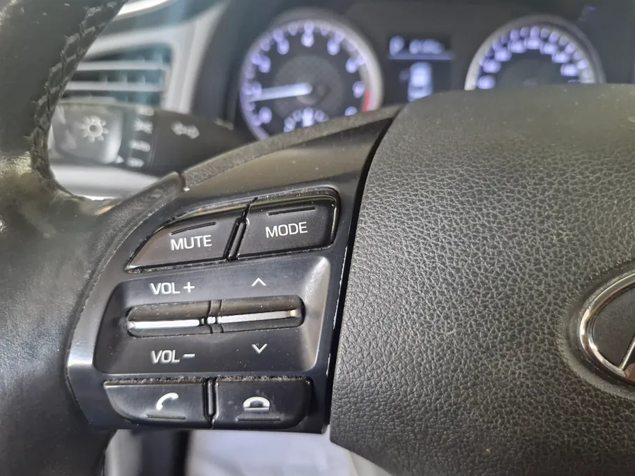 2019 Hyundai Elantra MID 