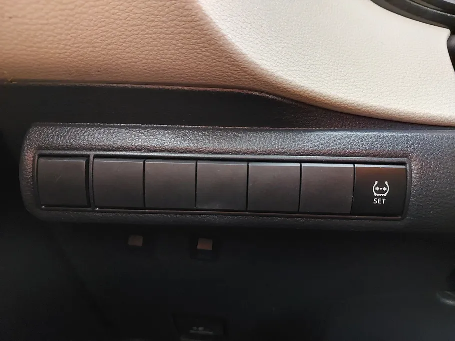 2024 تويوتا Corolla XLI 