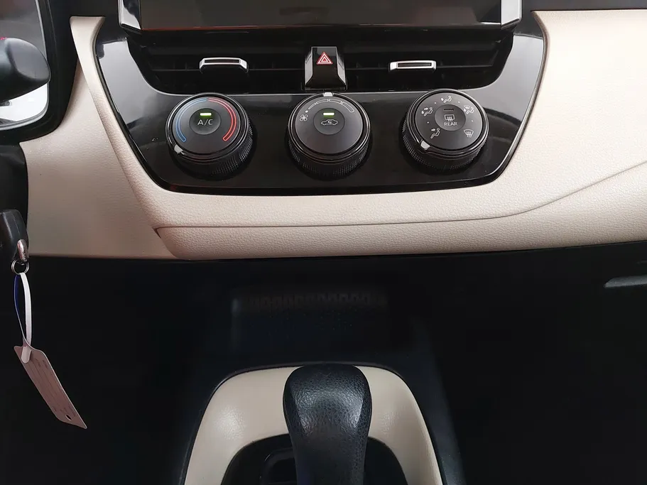 2024 تويوتا Corolla XLI 