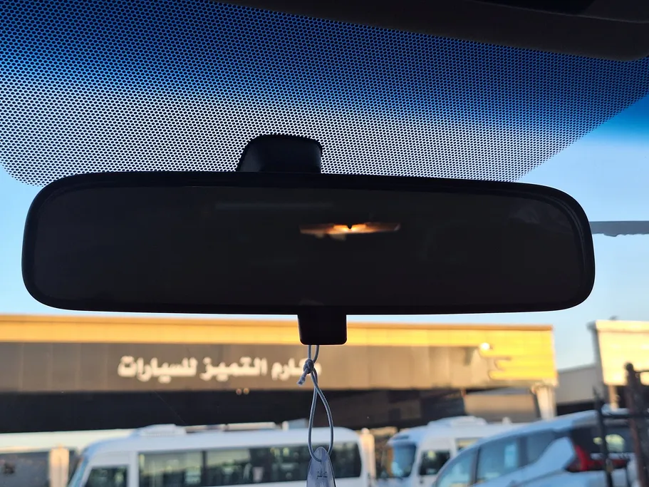 تويوتا كامري LE 2023 