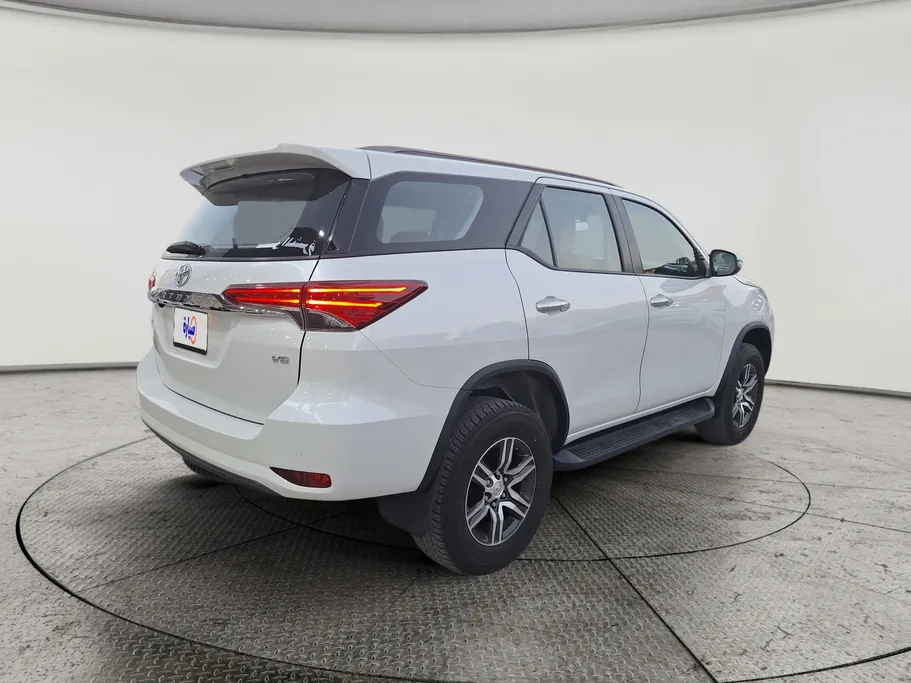 2023 Toyota Fortuner VX 